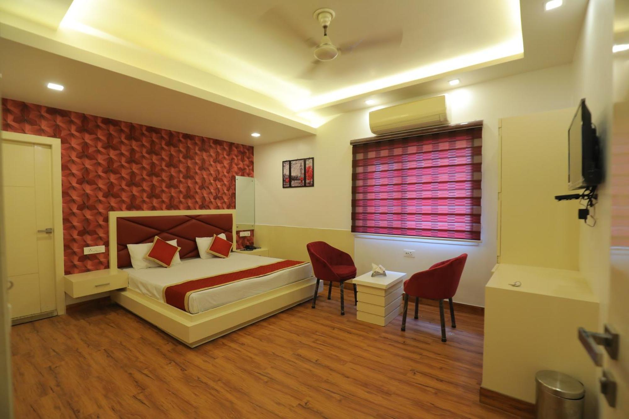Hotel Red Carpet Tājganj Exteriör bild